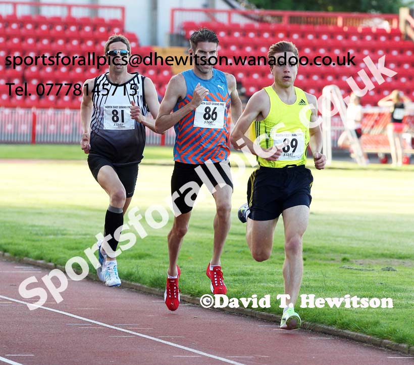 Nick Swinburn leads from Nick McCormick (Both Morpeth) and eventual winner Jonathan Cook (Woodford Green) in the Stan Long Mile, North East Grand Prix, Gateshead International Stadium. Photo: David T. Hewitson/Sports for All Pics